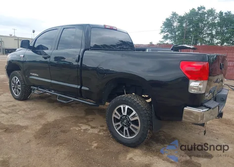 2008 Toyota Tundra Base 5.7L V8 z USA, uszkodzony, nr VIN 5TBBV54168S522904
